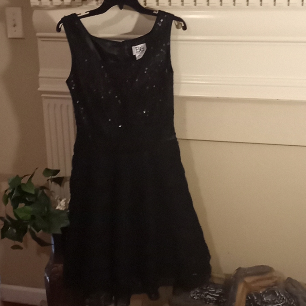 Be. by Jay Reynolds Black Sequin Floral Dress 8